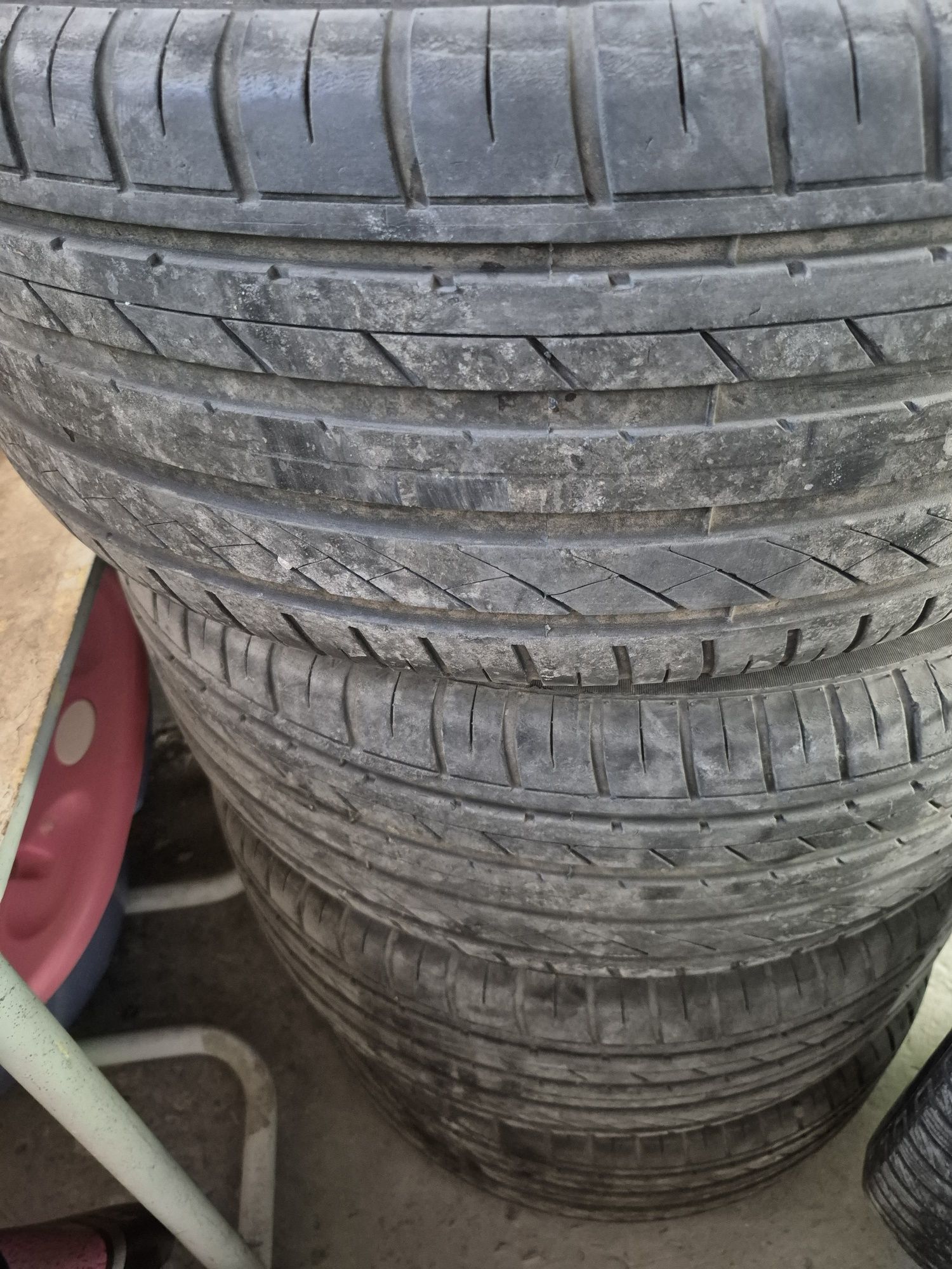 Продаётся летние шины 235/55/R17 комплект