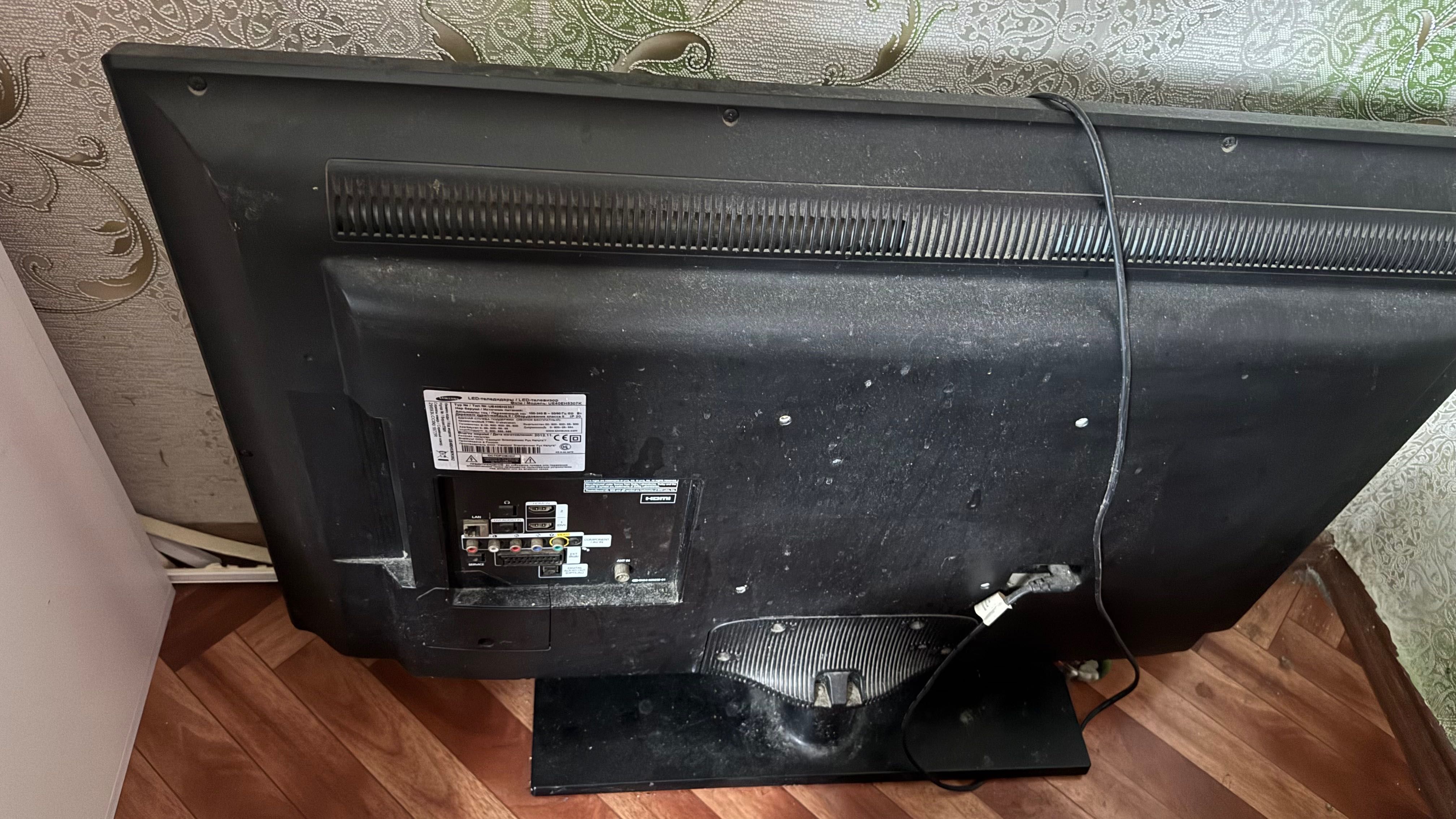 Продам телевизор Samsung
UE40EH5307KXKZ (б/y) + приставка в
подарок!
