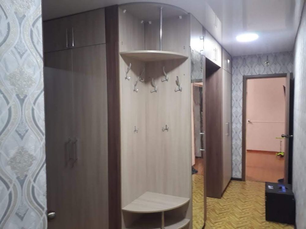 Угловой шкаф для прихожий
