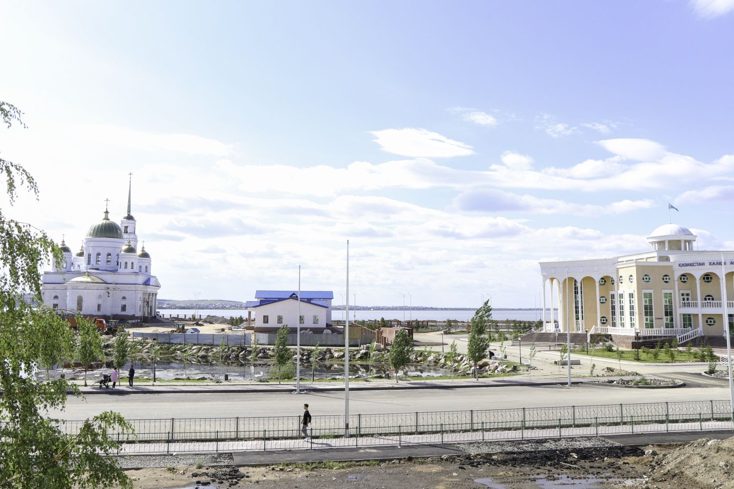 Сдам 2 комнатную квартиру проспект Назарбаева 15А