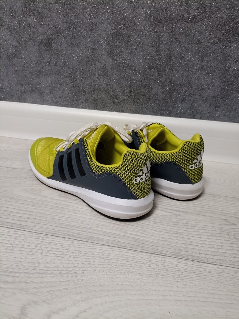 Кроссовки ADIDAS, оригинал. Производство Вьетнам.