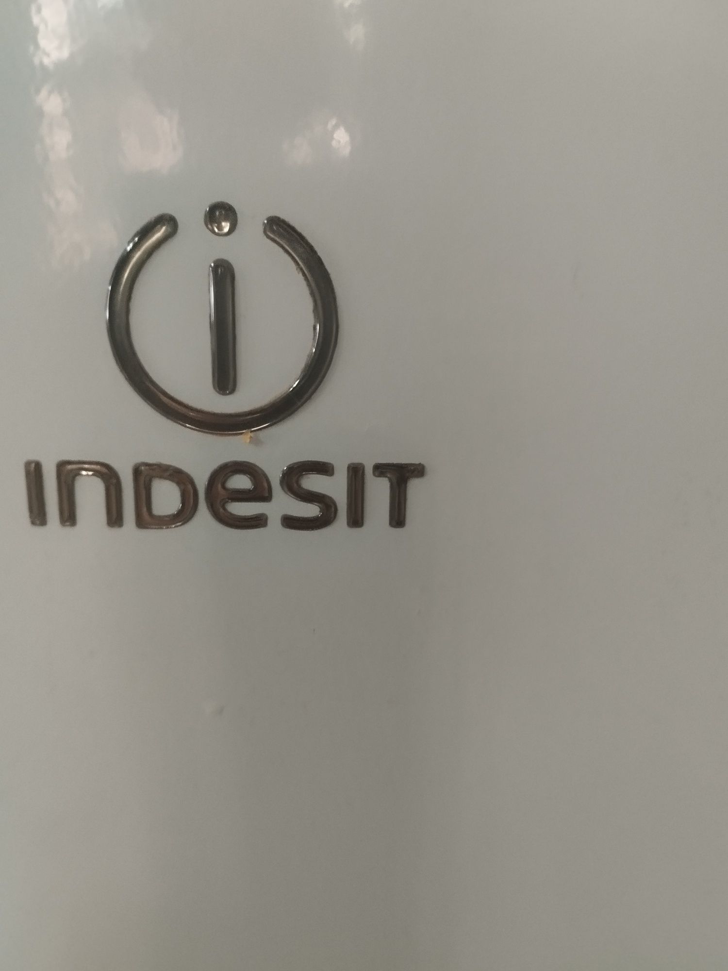 Холодильник indesit