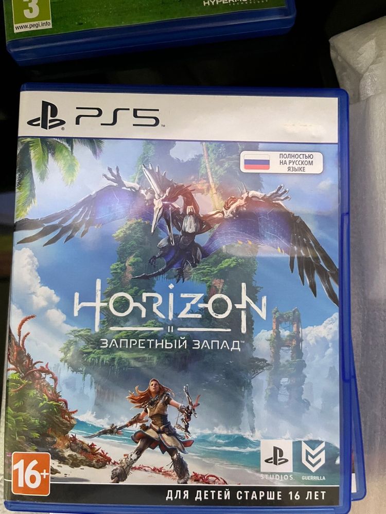Продам PlayStation 5 с джойстиками и играми!