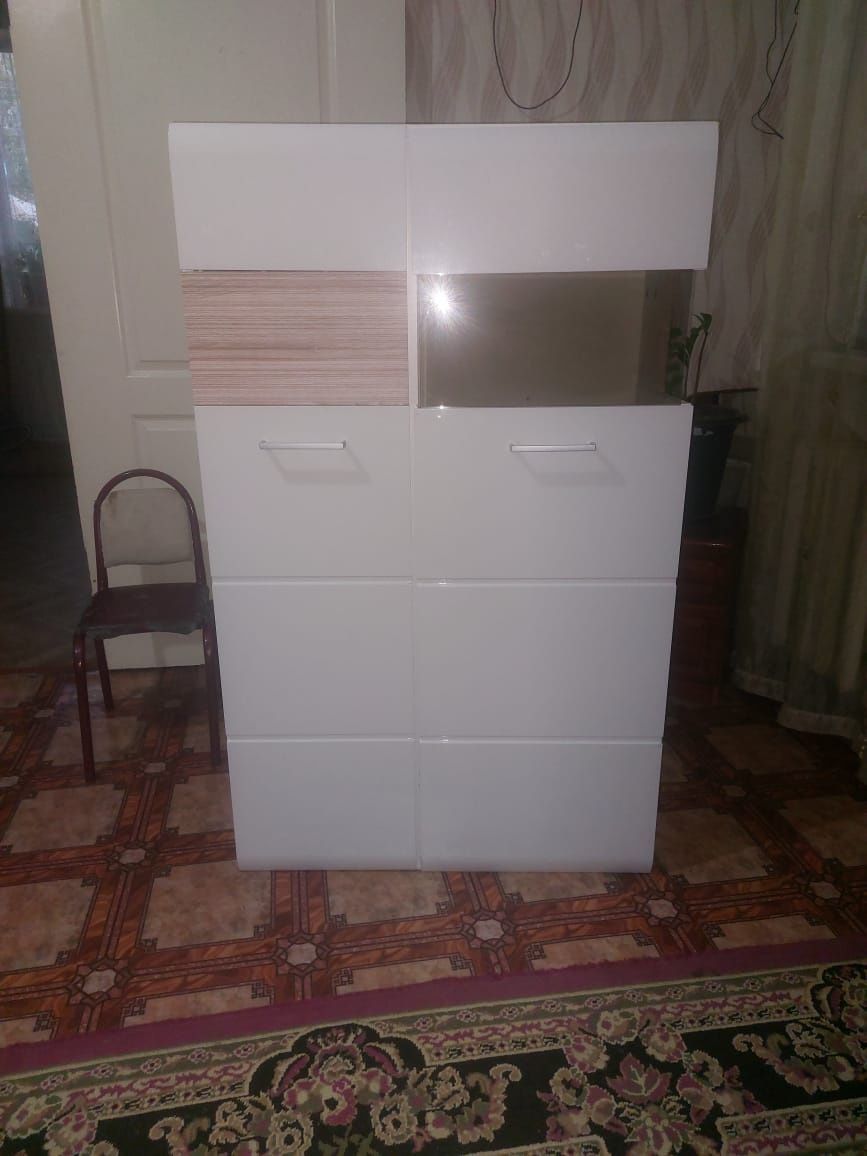 Срочно продам шкафчик