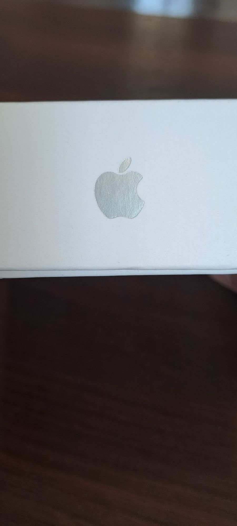 Продам AirPods новые