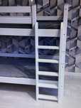 Продам двухъярусную кровать из натурального дерева (б/у)