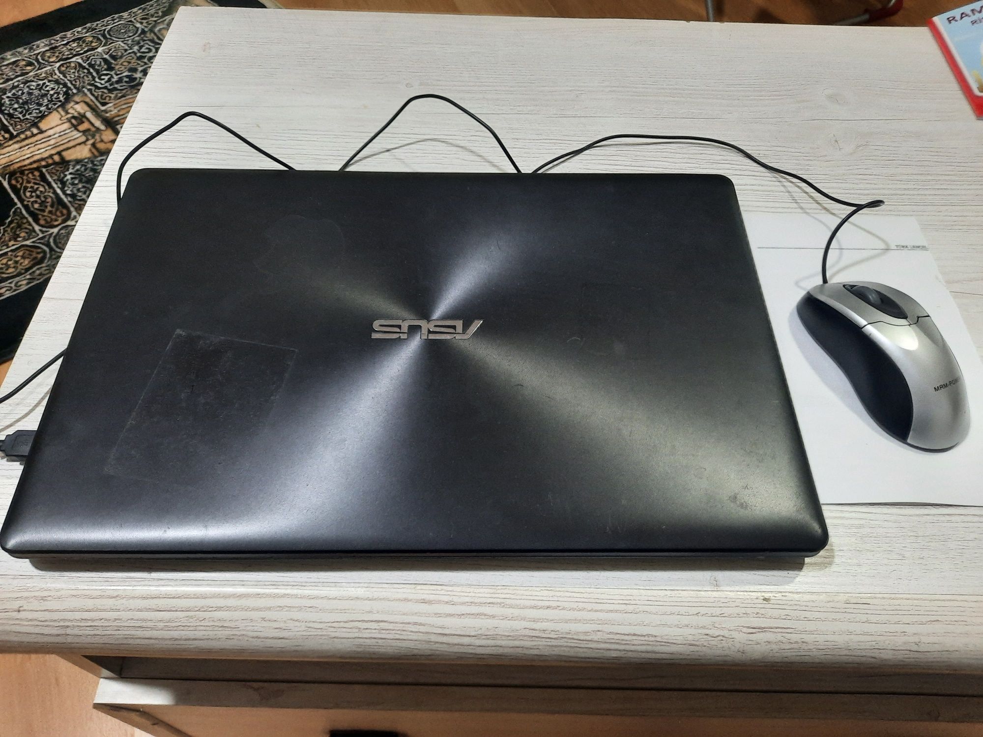 Ноутбук asus x550c