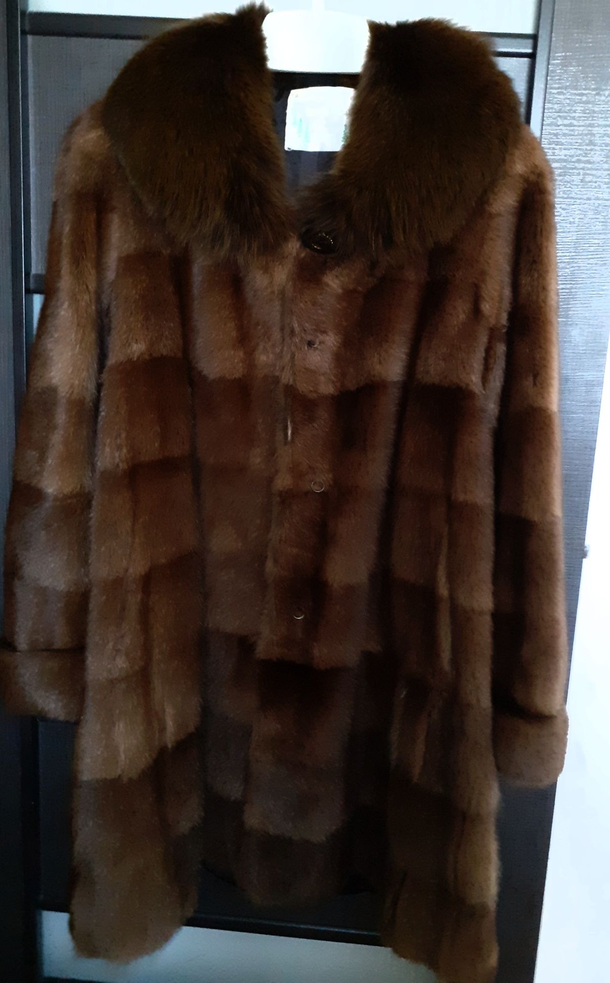 Продам  шубу  50-52р.