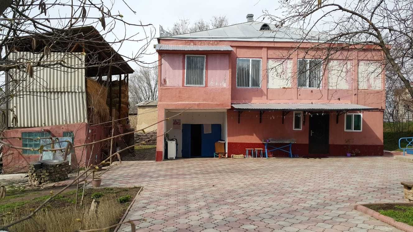 Продам Дом ! В Мерке. Все Удобствами!  Все Хоз. Постройки.Сад .Огород.