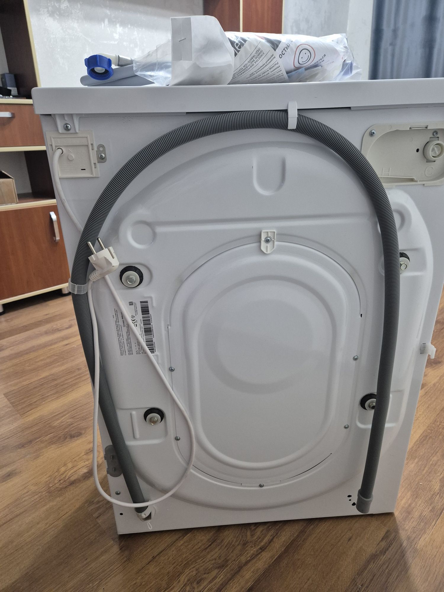 Продам стиральную машинку-автомат  INDESIT