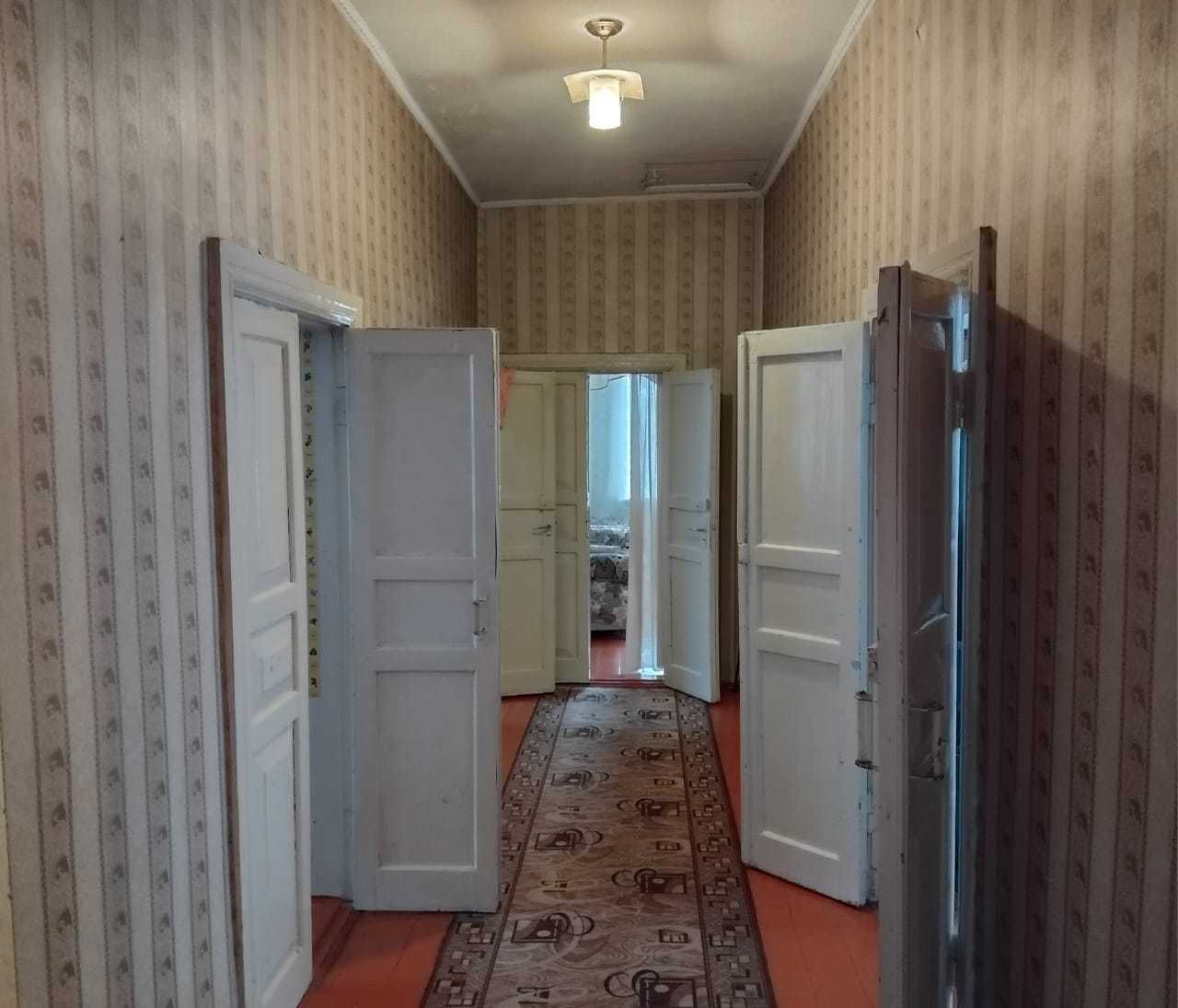 Продается дом в центре с. Толе Би около Акимата