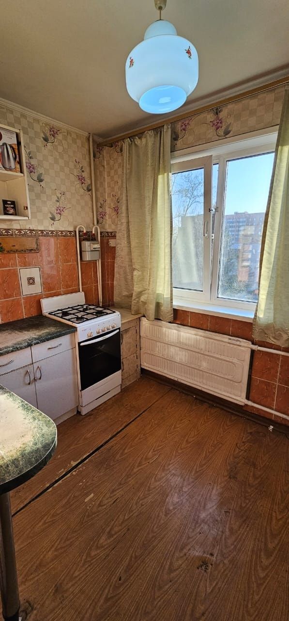 Продам 2 ком квартиру на среднем этаже.Уют