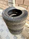 Продам зимнюю шипованную резину Michelin 265 65 R17