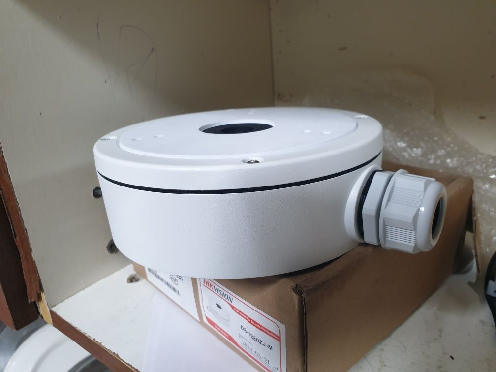 Hikvision ds-1280zj-m распред коробка для видеокамеры