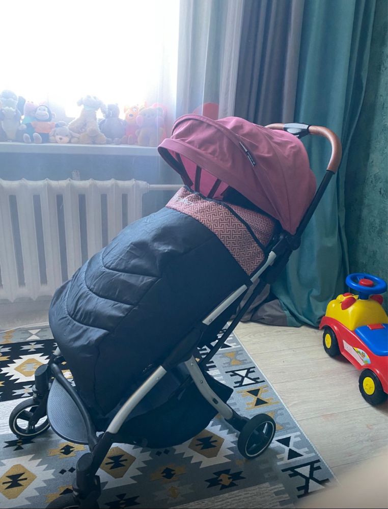 Продаю облегченую коляску