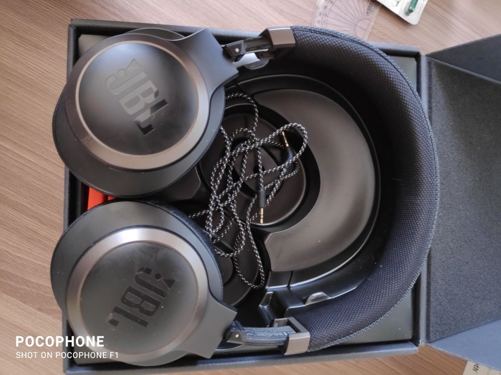 Наушники с активным шумоподавлением JBL LIVE 650BTNC  ANC