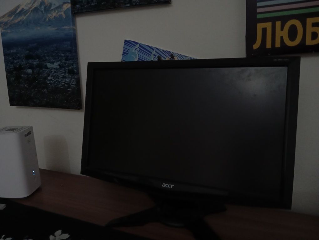Продаю компактный монитор Acer
