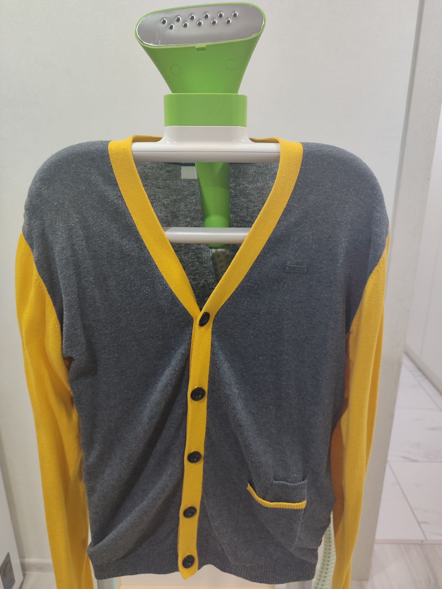 Продам мужские кофты, кардиганы,,жилет,кофта размер 46-48s-m.