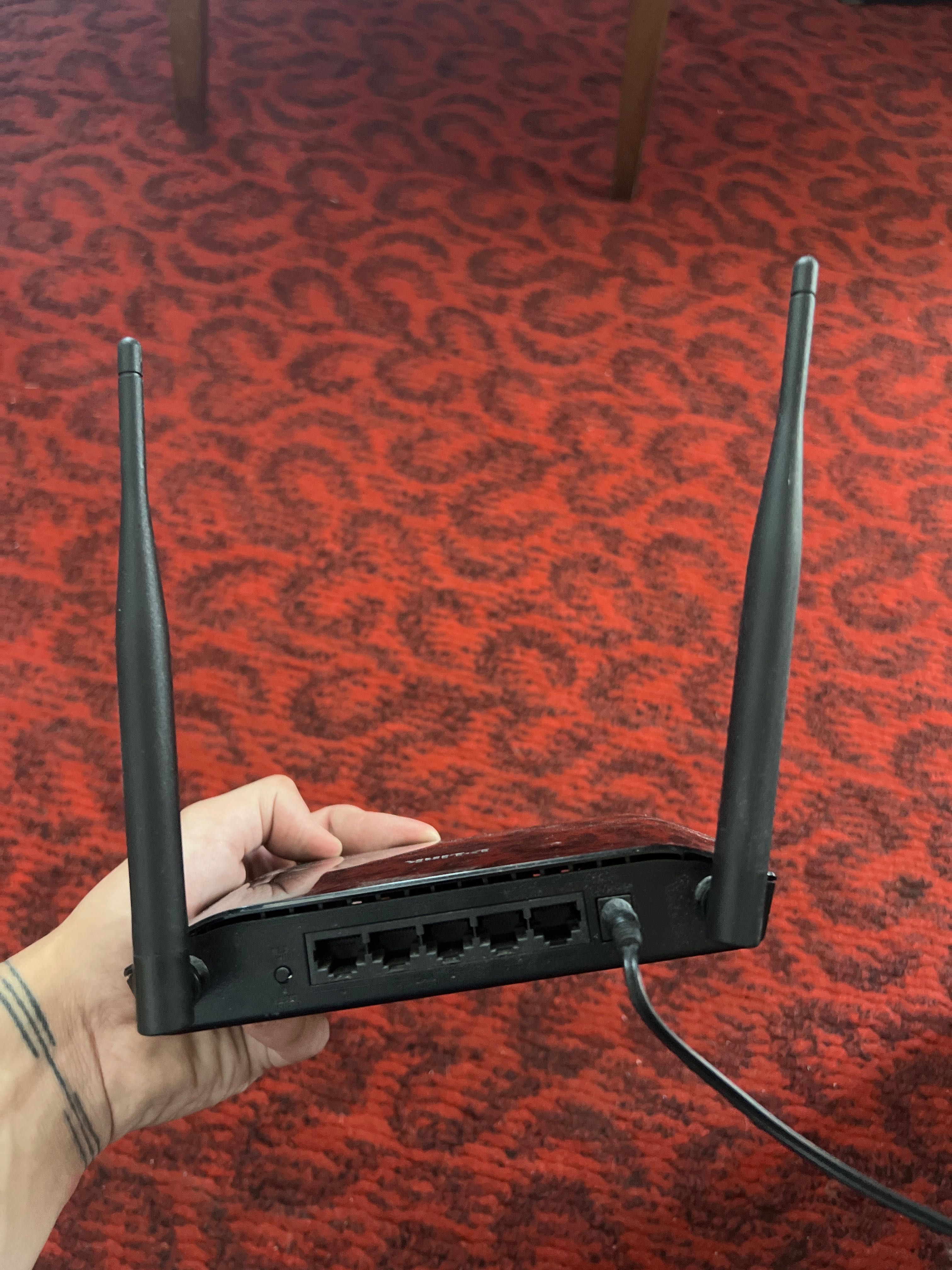 Маршрутизатор D-Link DIR-615