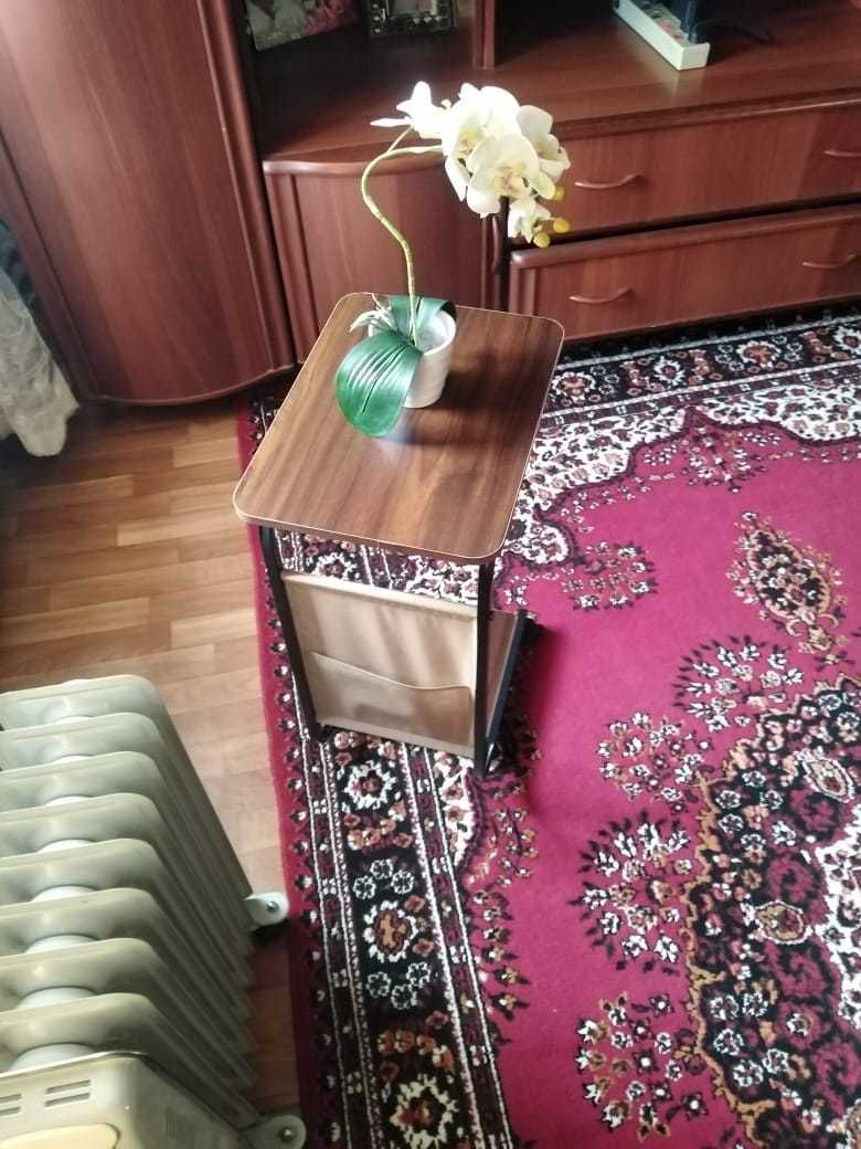 Прикроватный столик