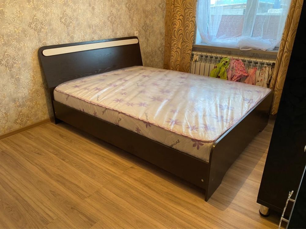Топ Двуспальная кровать с матрасом Двухместная качественная