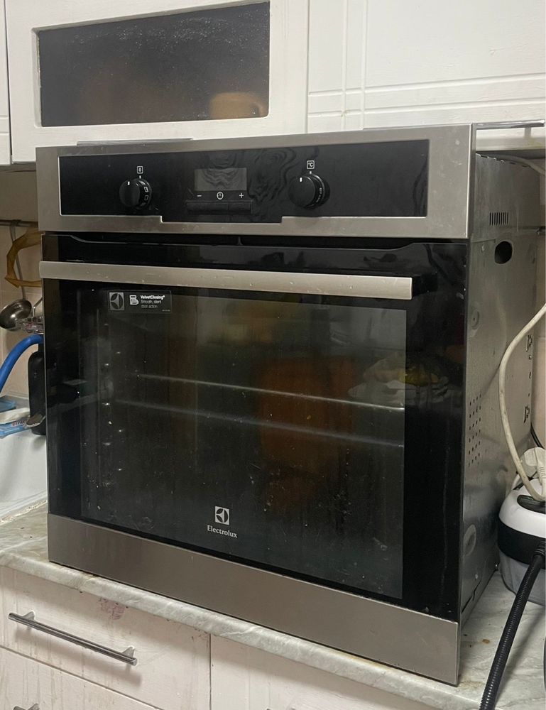 Духовой шкаф Electrolux