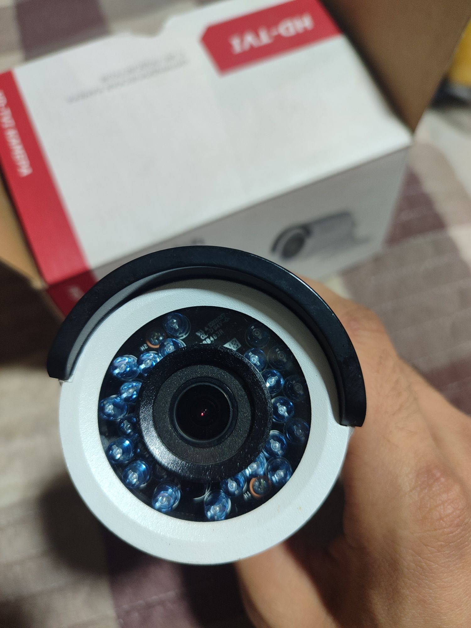 Продам видеокамеру HiWatch