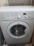 Стиральная машинка Indesit продам