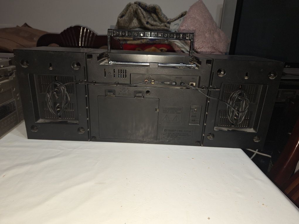 Продам Fisher 702