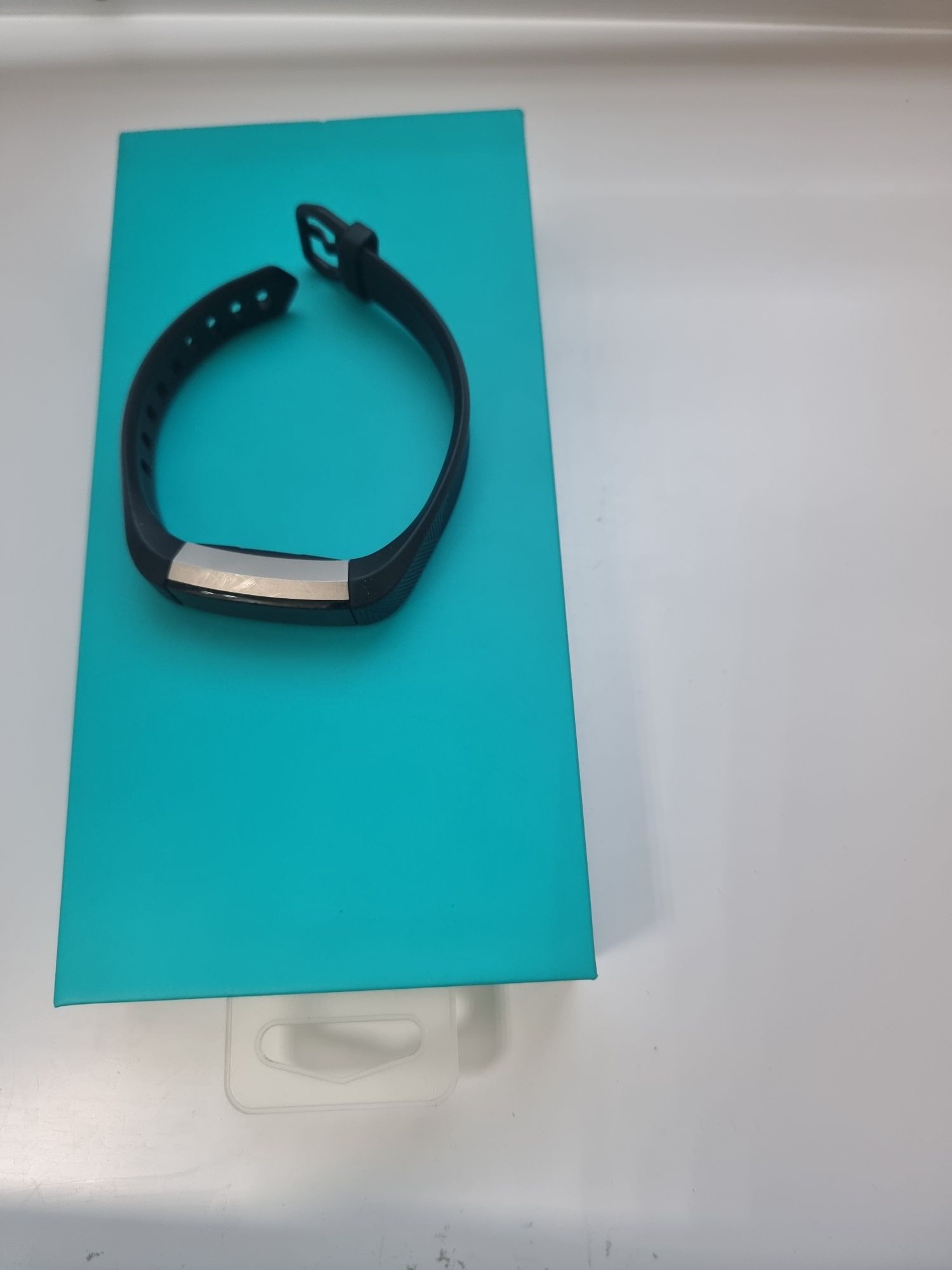 Продам часы fitbit alta HP в отличном состоянии.