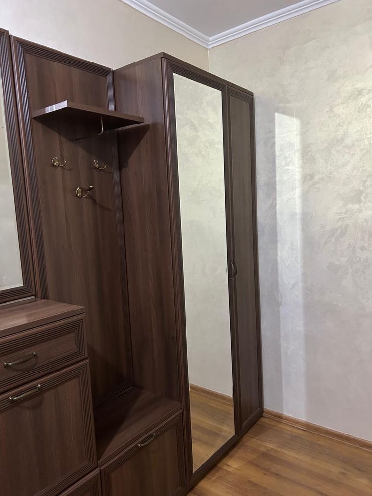 Шкаф в прихожую.