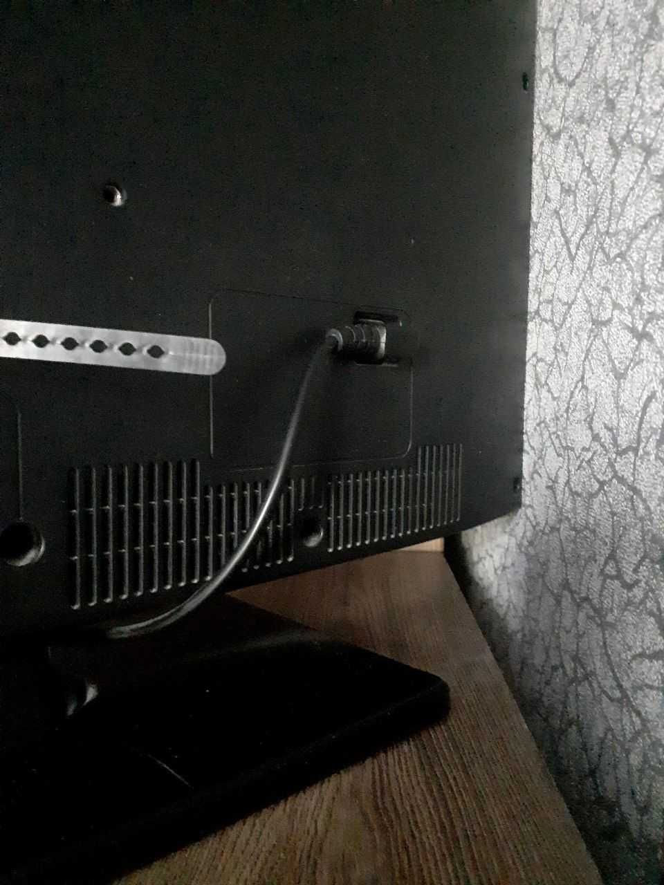 Телевизор Samsung 24 (HDMI, USB, с пультом) LE23R81B
