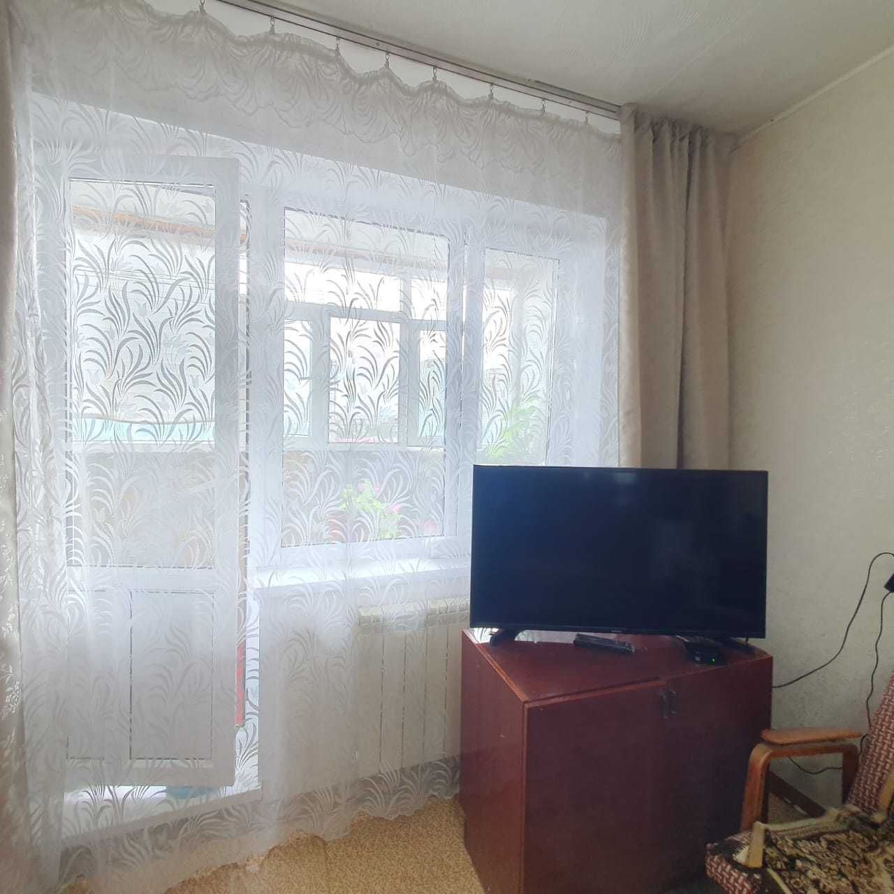 Продам 2х комнатную квартиру в 11 микрорайоне!