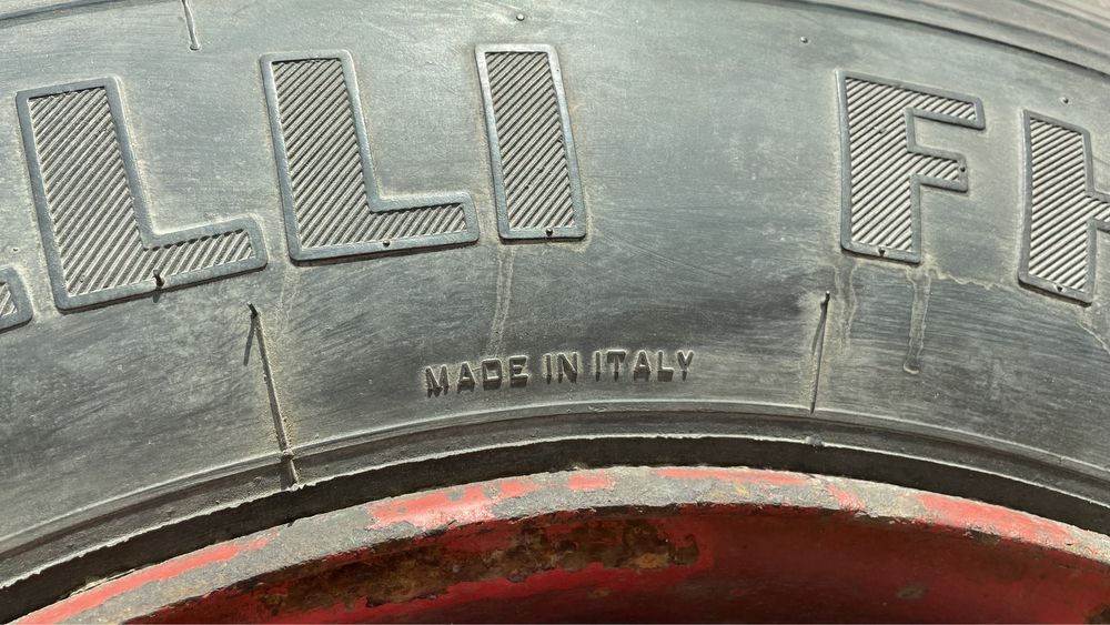 Грузовая шина 305/70 R 22,5. Одна штука