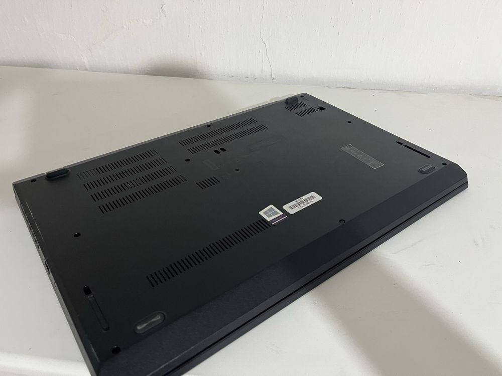 Lenova thinkpad t15 i5 8th
