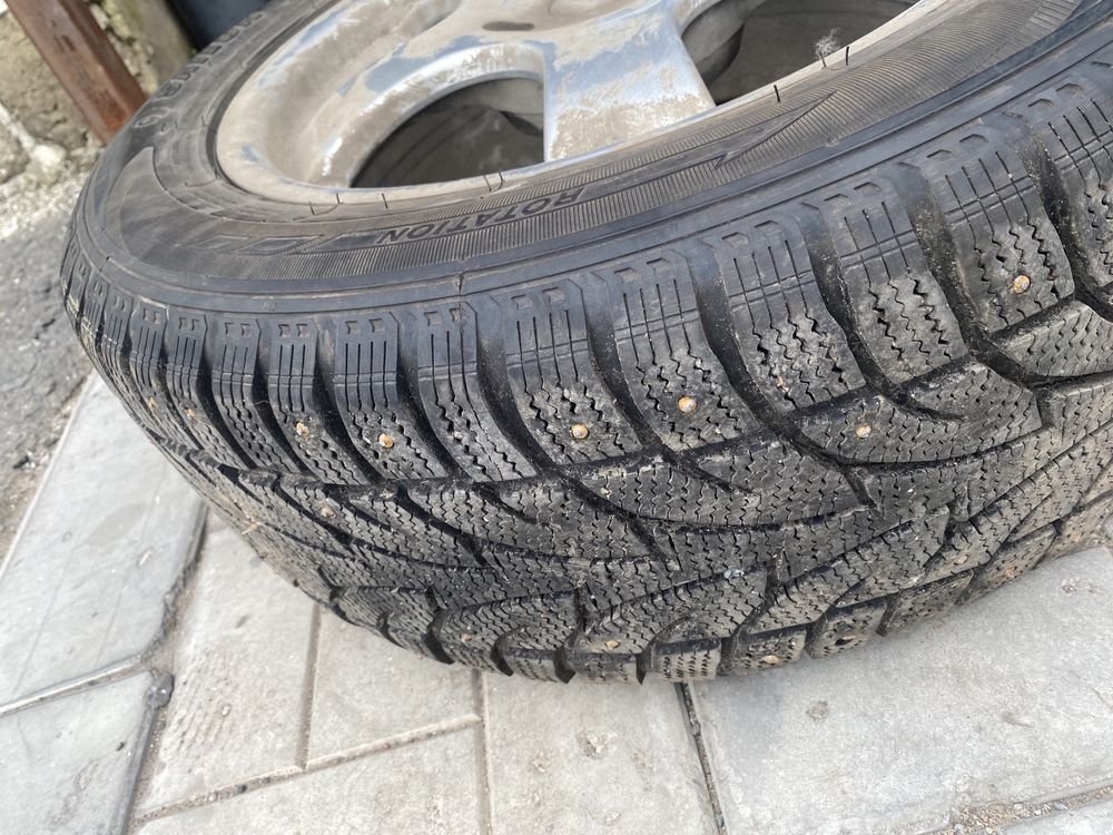 Продам зимнию резину