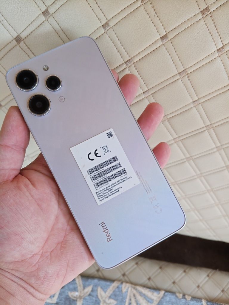 В продаже Redmi 12.