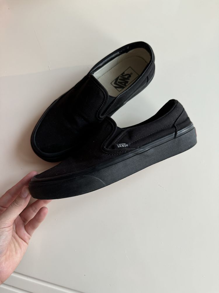 Слипоны Vans в хорошем состоянии