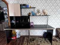 продам большой компьютерный стол