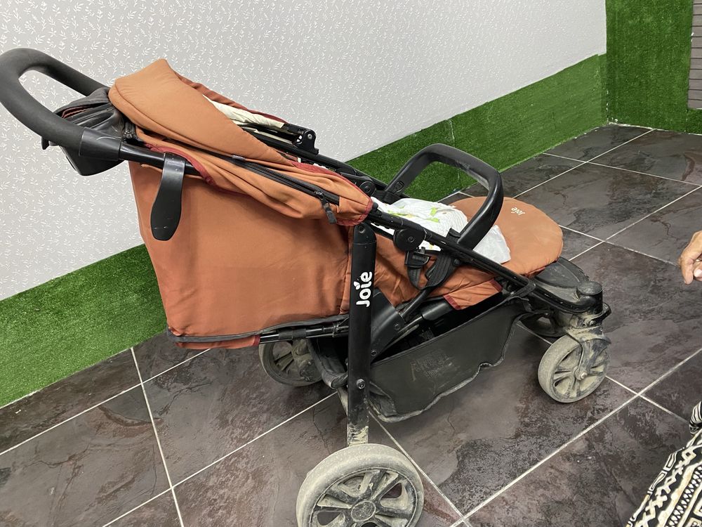 Продаю детскую Коляску Joie