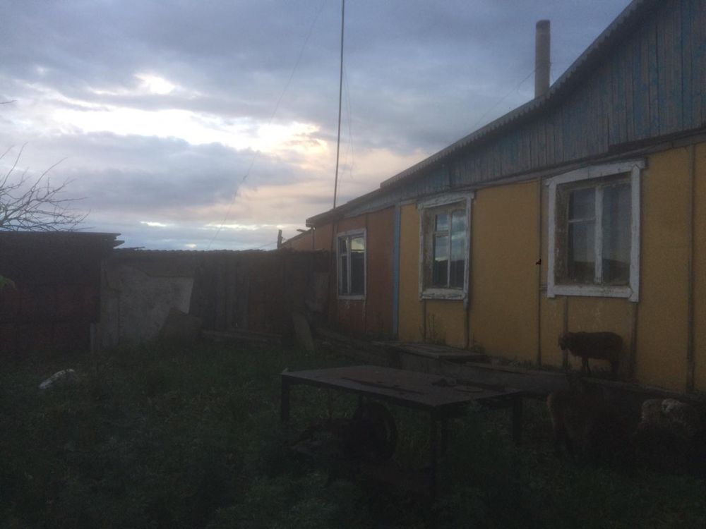 Продам дом,село Григорьевка,на слом ,шпалы,110 кв, аккайынский район