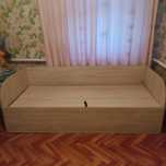 Кровать для спальни.