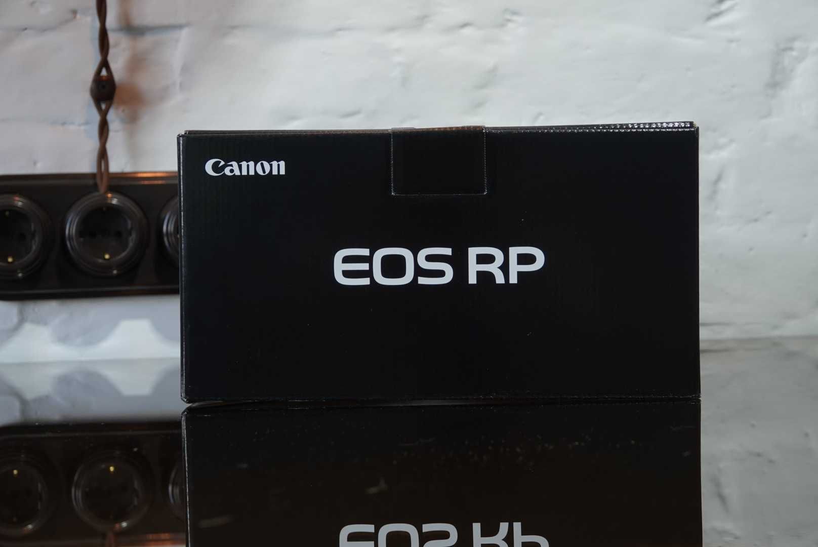 Беззеркалка Canon RP