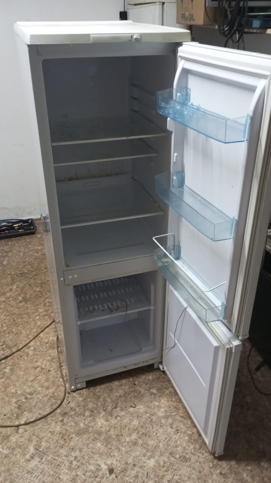 Продам холодильник