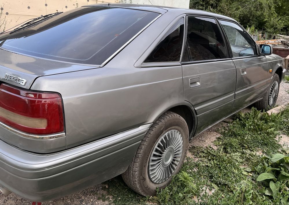 Машина Mazda 626