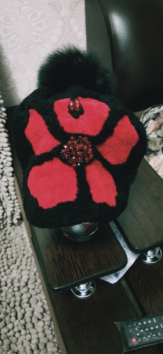 Красивая шапка, овчинка.