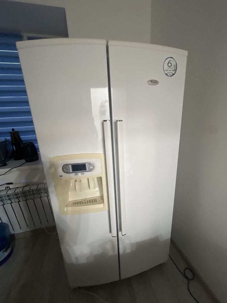 Холодильник whirlpool
