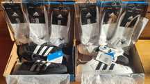 Кроссовки Adidas Superstar (размер 42, UK9) + 3 пары носков.