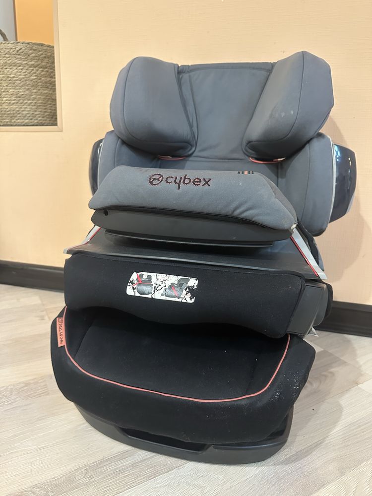 Автокресло Cybex со столиком с 9 месяцев. Isofix на базе.