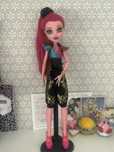 На брони Кукла монстер хай monster high джи джи грант